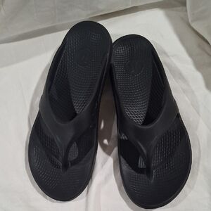 Hurley Women's  Black Flip-Flops Size 13